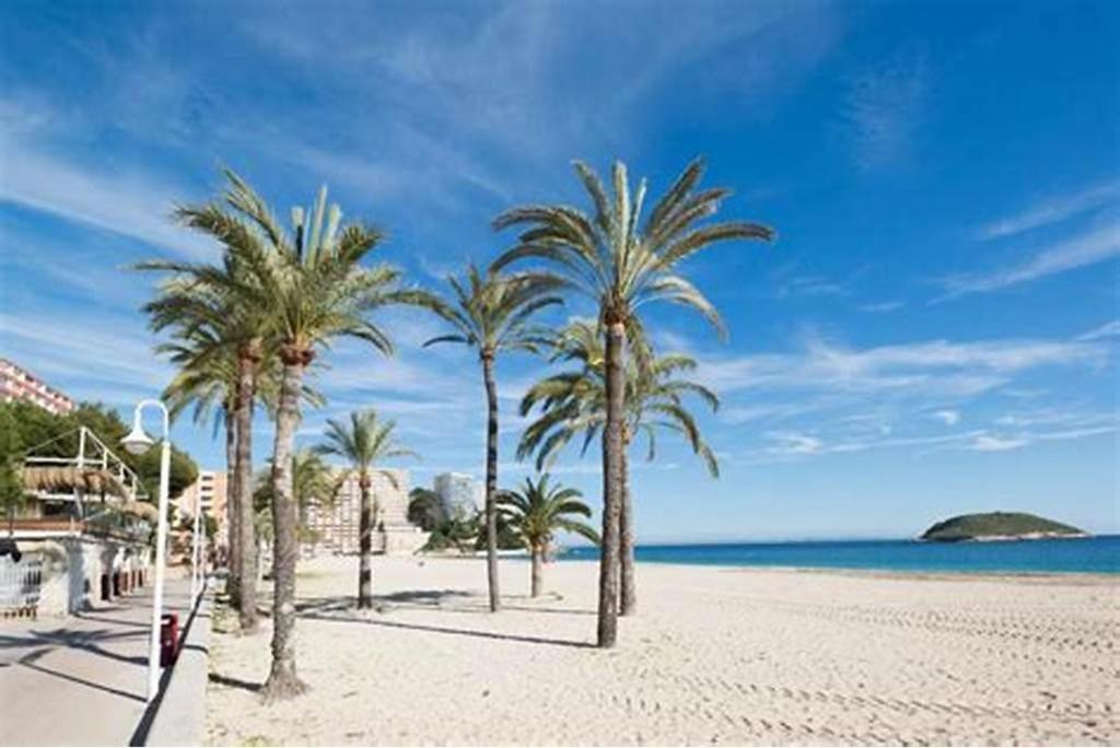 Est1-Spaciouss Appartment In The Beach, Bbq, Downtonwn, Parking, Fast Wifi Fibre โรเซส ภายนอก รูปภาพ